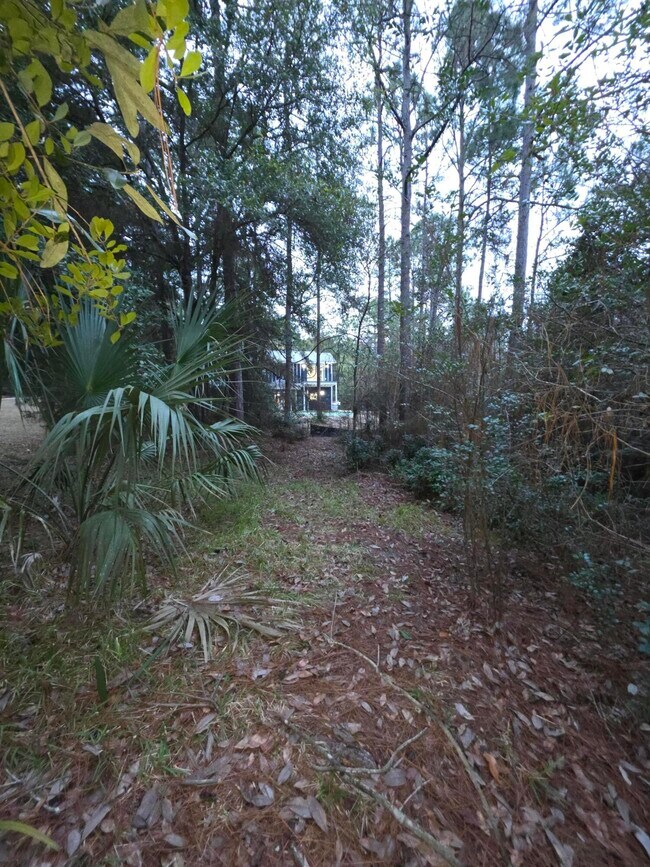 Building Photo - 4699 Meadow Lake Dr