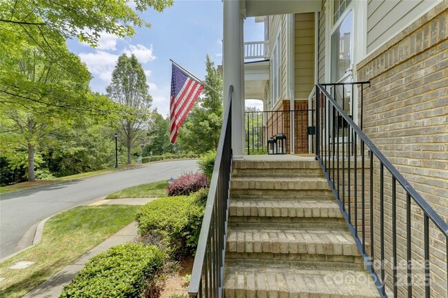 Building Photo - 1132 Drayton Ct