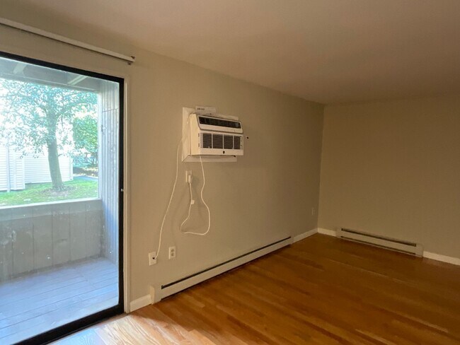 Building Photo - Peppermill Village 2 bedroom
