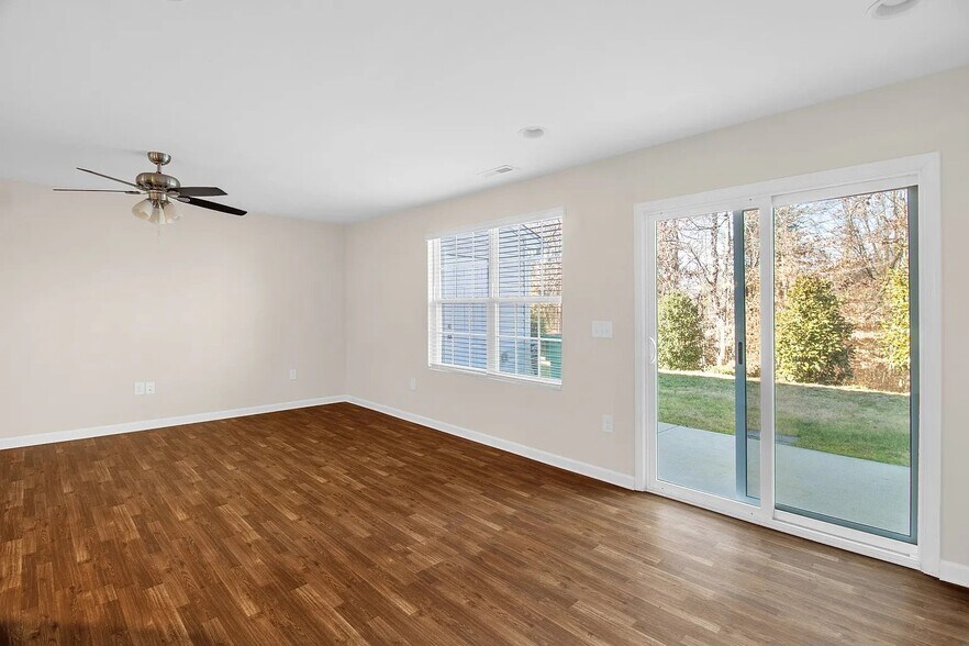 Building Photo - 3859 Copperfield Ct