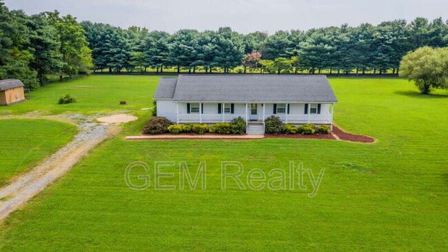 Building Photo - 15617 Mockingbird Ln