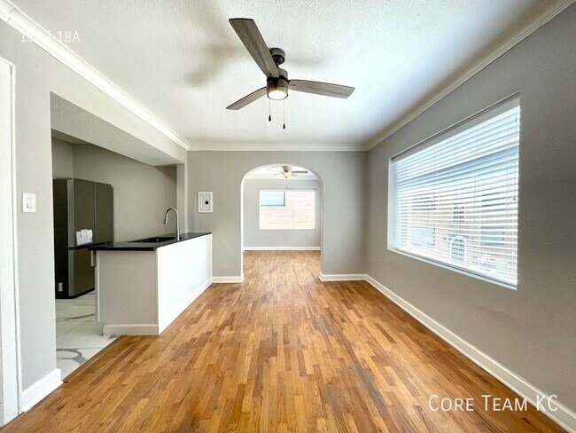 Primary Photo - 1114 W 45th St