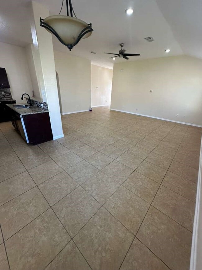 Building Photo - 5718 Straight Way