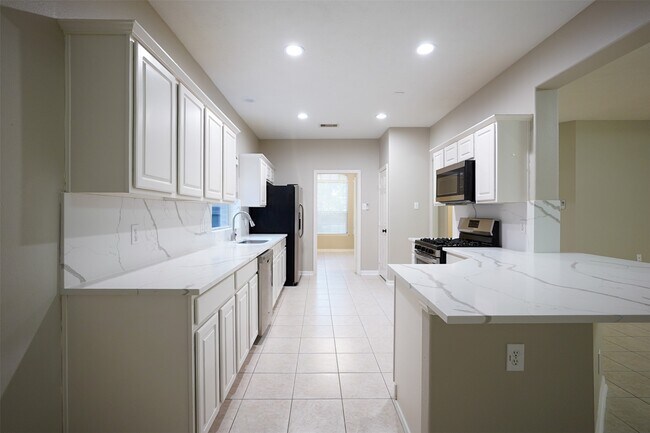 Building Photo - 105 N Holly Laurel Cir