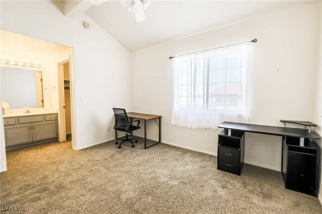 Building Photo - 363 Seine Way