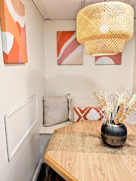 Building Photo - 564 Walton Ave