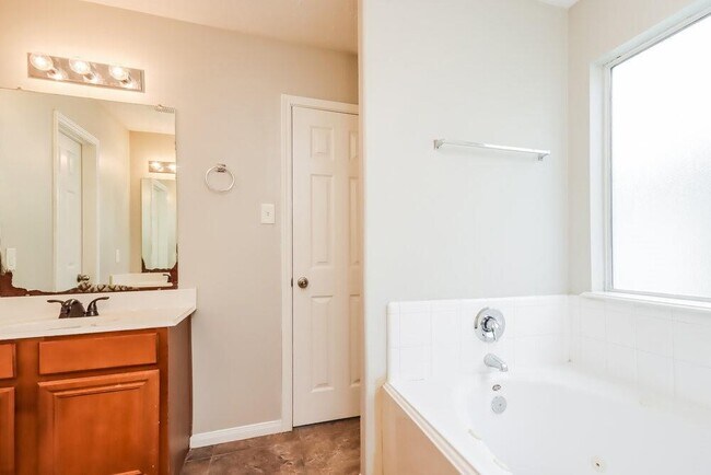 Building Photo - 21515 Lovis Way