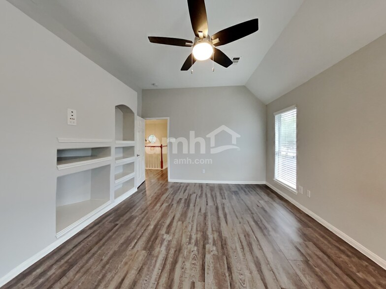 Building Photo - 18007 Oakloch Ct