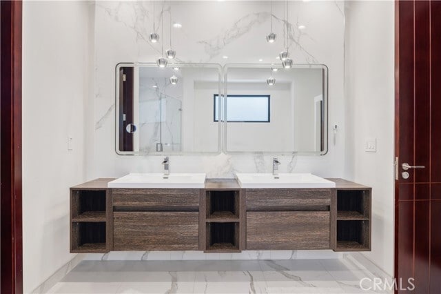 Building Photo - 332 Avenue E