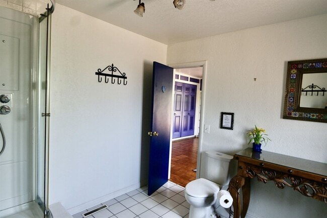 Building Photo - Garcia House: Fully Furnished, Wonderful Hot Tub, Spacious Fenced Outdoor Area, Pet-Friendly too!