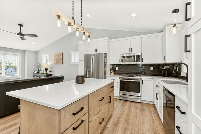 Building Photo - 5411 Destination Ln