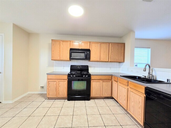 Building Photo - 29527 Evergreen Hills Dr