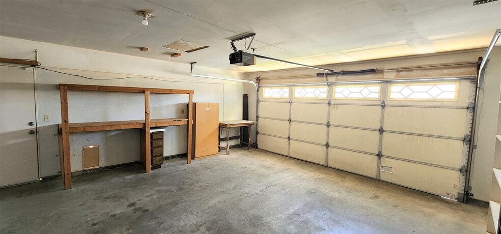 Building Photo - 3219 W Avenue J4
