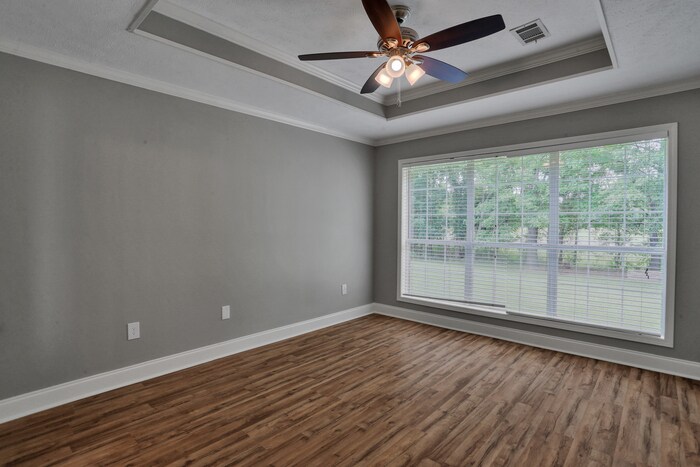 Building Photo - 170 Oak Grove Dr