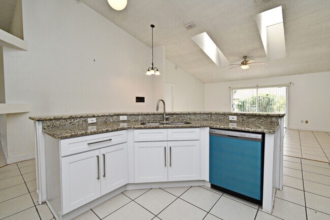 Building Photo - 1,850 Sq Ft 3-Bed, 2-Bath Orlando Home – L...