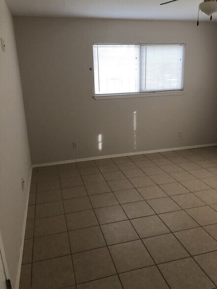 Building Photo - 213 E Upas Ave