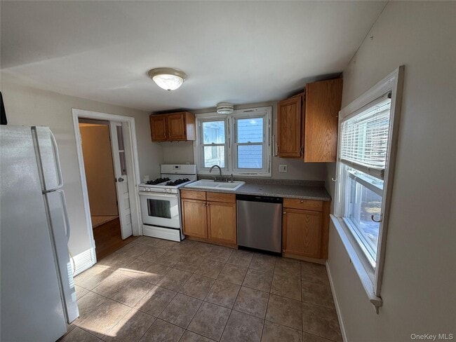 Building Photo - 15 Dugan Ln