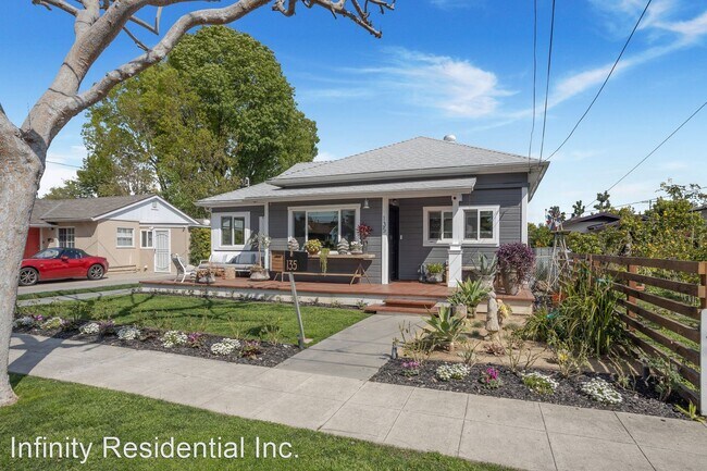 Building Photo - 2 br, 1 bath House - 135 N C Street