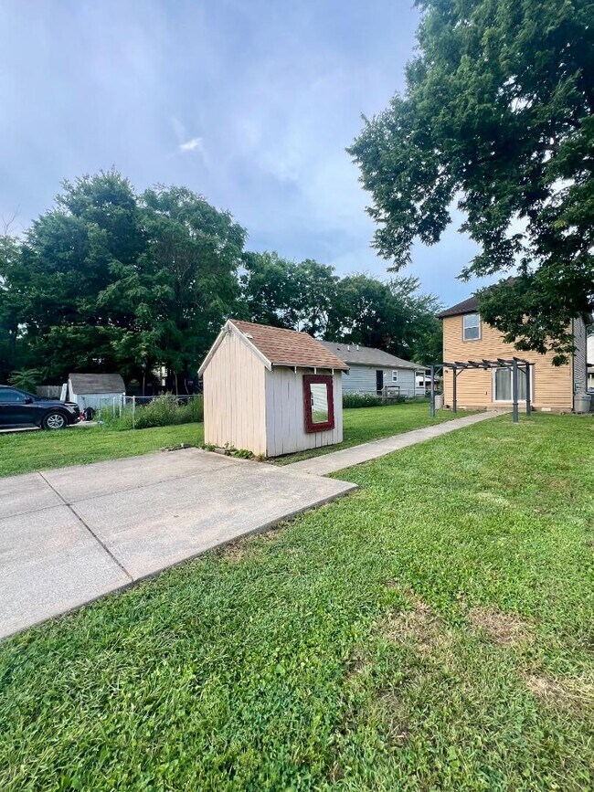 Building Photo - 2842 Highland Pl