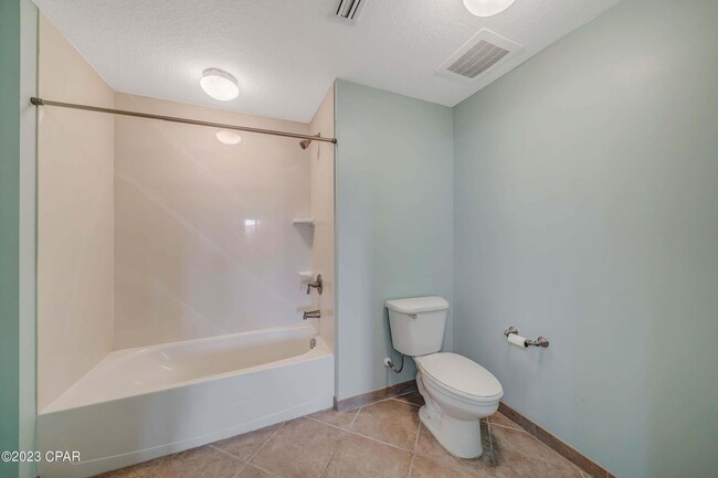 Building Photo - 2400 Grandiflora Blvd