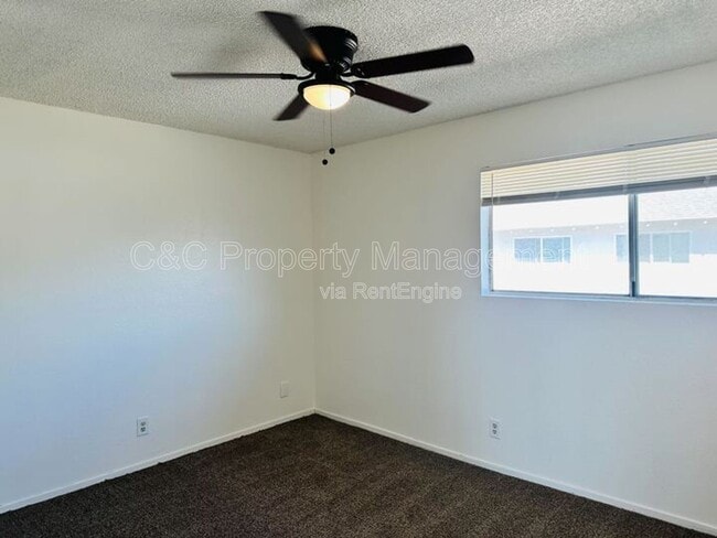 Building Photo - 1668 W Ashlan Ave