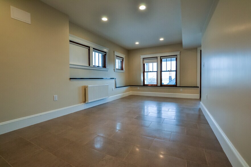 Building Photo - 64 Langley Rd
