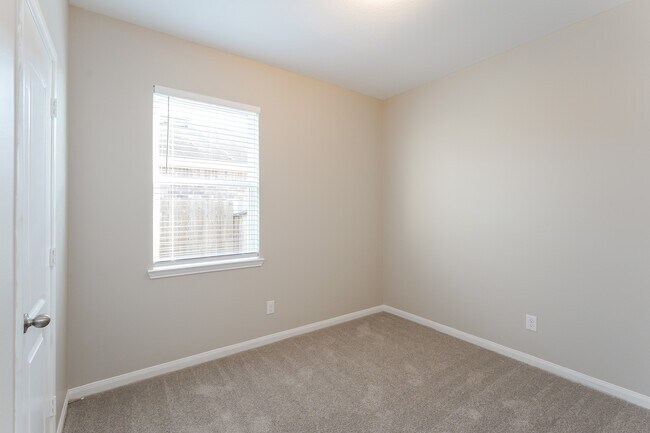 Building Photo - 5026 Manor Stone Ln
