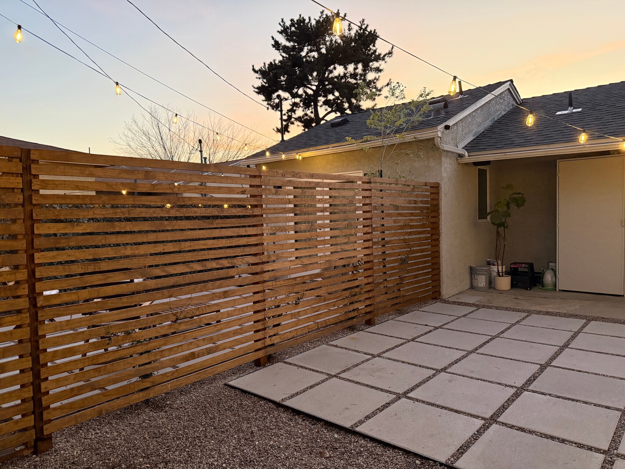 Building Photo - 2460 Glenrose Ave