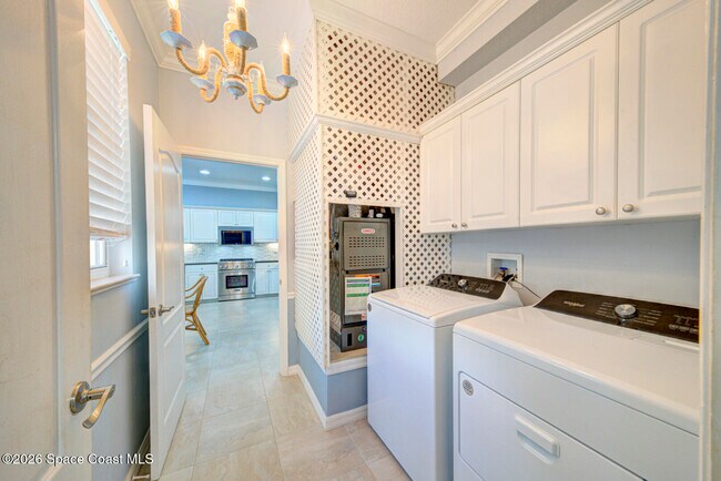 Building Photo - 1937 Golf Vista Blvd