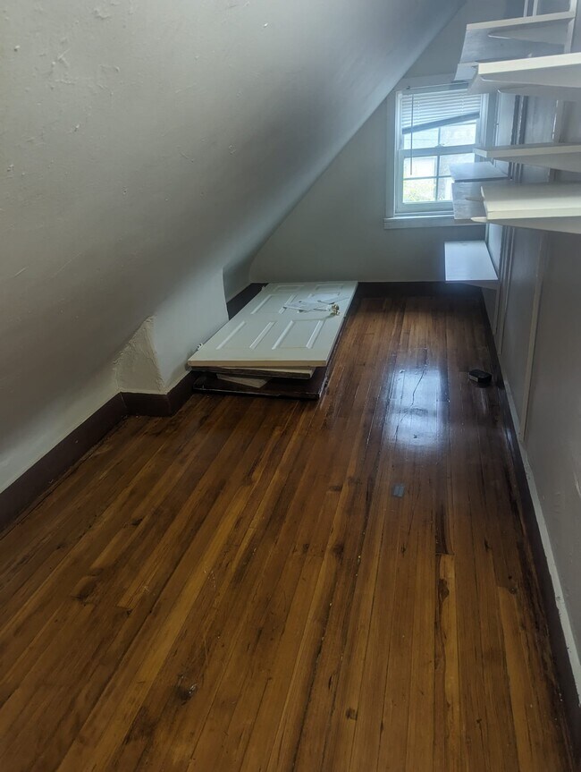 Building Photo - 89 Hubinger St