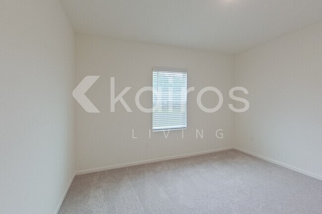 Building Photo - 639 Castillo Dr