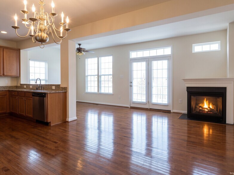 Building Photo - 4255 Talmadge Cir