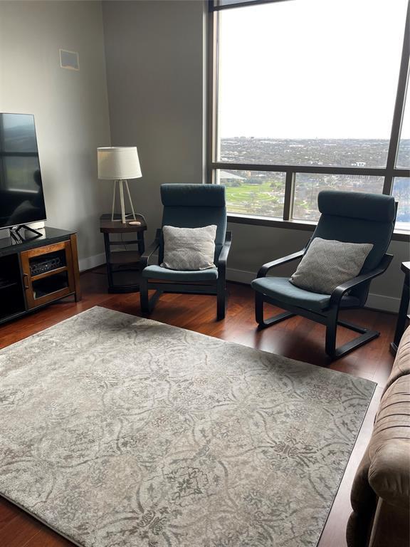 Building Photo - 300 Bowie St