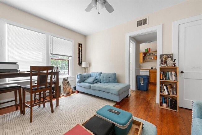 Building Photo - 325 Ohio Pl