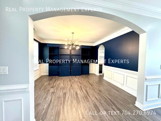 Building Photo - 112 Cramerton Mills Pkwy