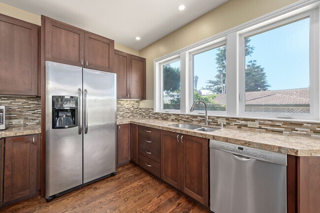 Kitchen - 430 3rd Ave