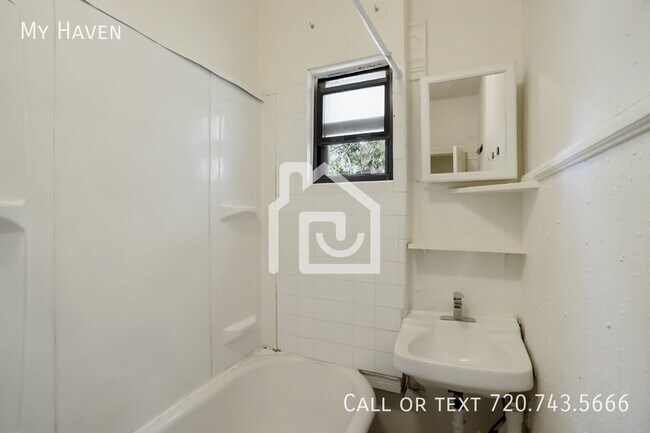 Building Photo - 2359 Lafayette St
