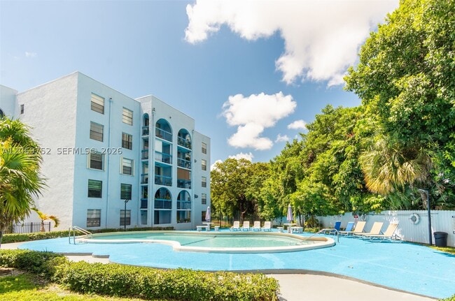Building Photo - 9460 Fontainebleau Blvd