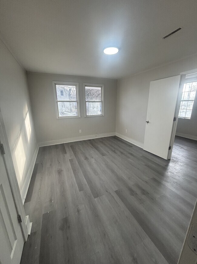 Building Photo - 8019 Platt Ave