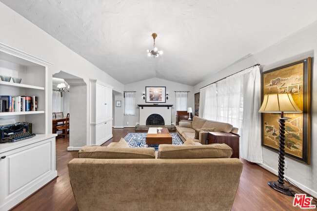 Building Photo - 5918 Canyon Cove