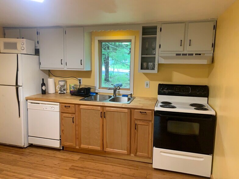 Kitchen - 106 Pineview Ter
