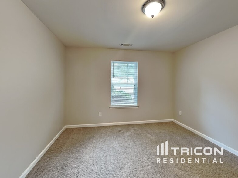 Building Photo - 110 Summerbrook Rd