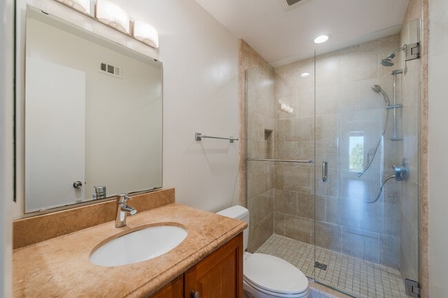 Building Photo - 86 Cottonwood Cir