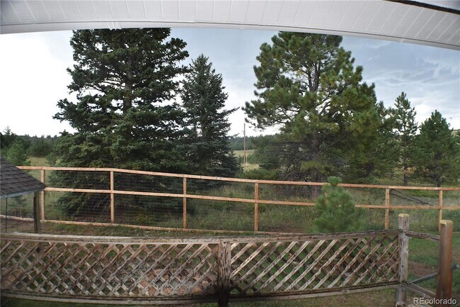 Building Photo - 1014 Elfin Glen Dr