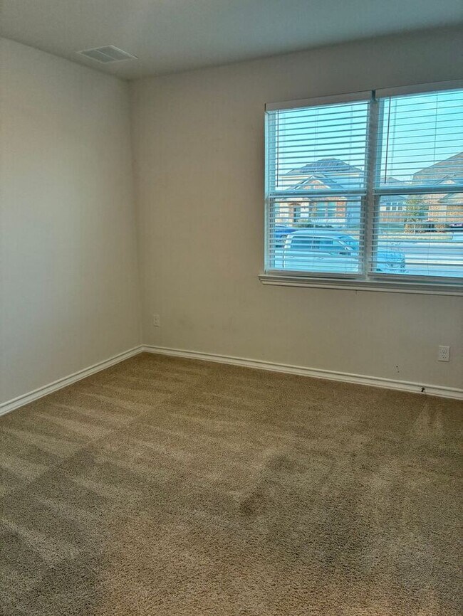 Building Photo - 3BR/2BA w/ Fenced Yard + Assigned Parking in Liberty Hill, TX