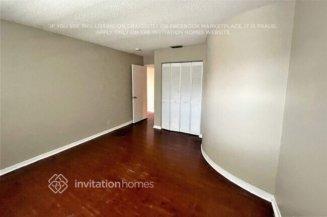 Building Photo - 5215 NW 51st Ct