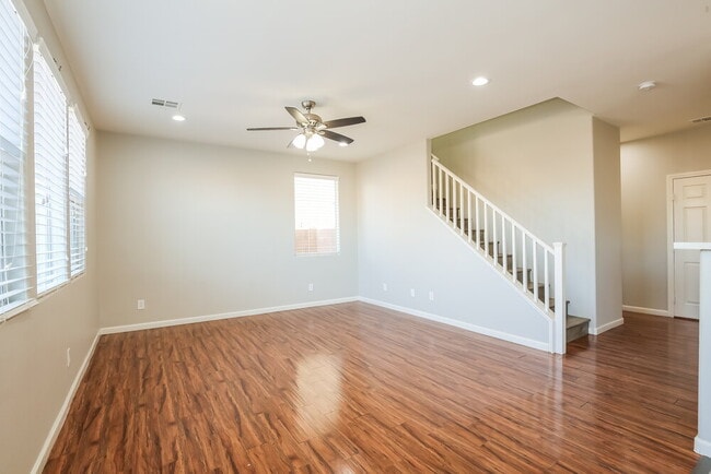 Building Photo - 5836 Sierra Cliff St