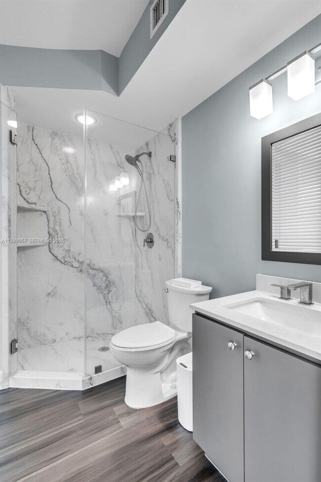 Building Photo - 1500 Ocean Dr