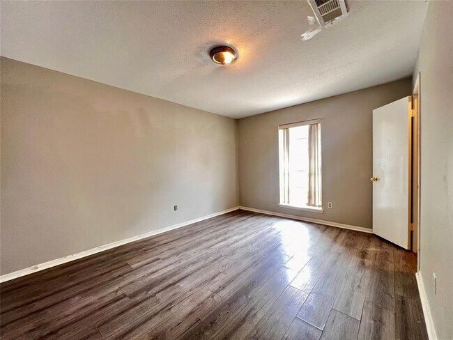 Building Photo - 13819 Wickersham Ln