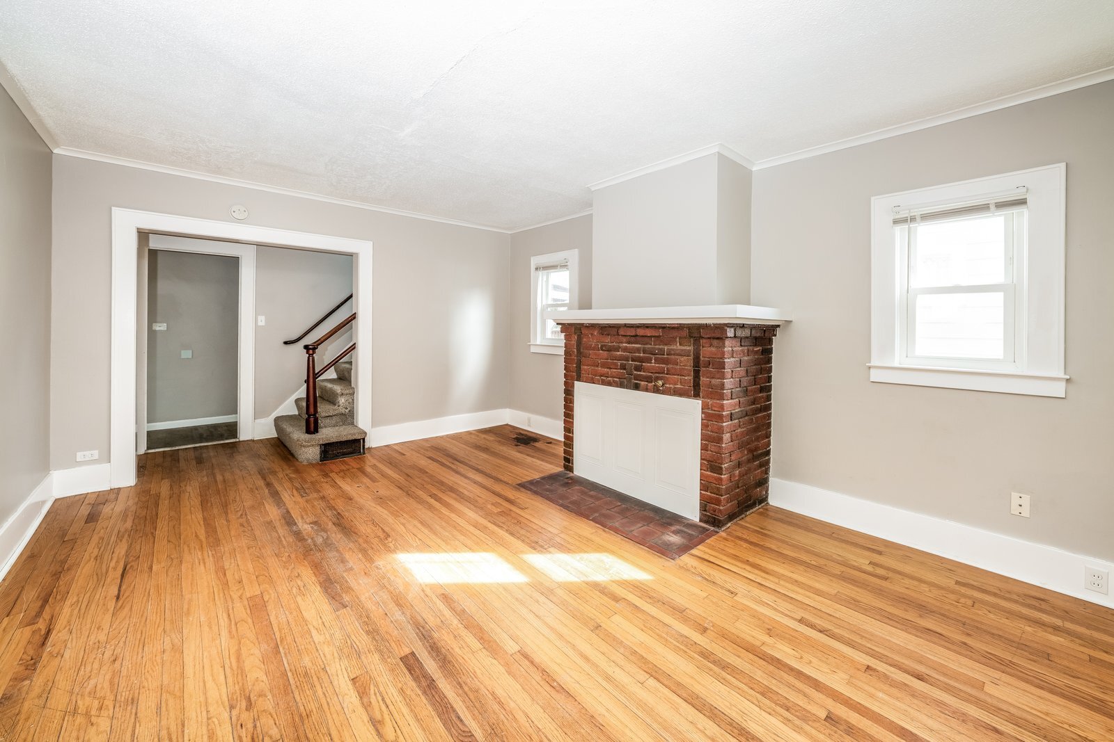 Building Photo - 134 Maplehurst Ave